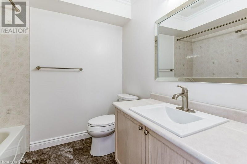 244 GLENASHTON Drive  Oakville, L6H6H5 | Image 21