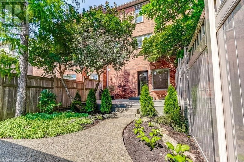 244 GLENASHTON Drive  Oakville, L6H6H5 | Image 37