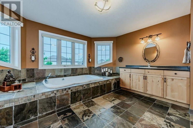 284 TOWNSEND Drive  Breslau, N0B1M0 | Image 35