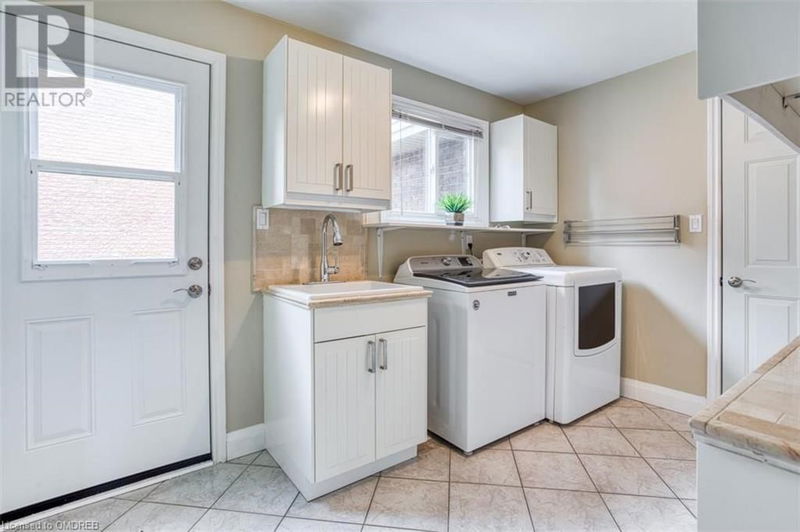 234 SPRING GARDEN Road  Oakville, L6L5H4 | Image 25