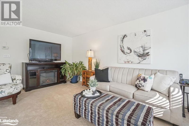 166 58TH Street South Wasaga Beach, L9Z1N9 | Image 12