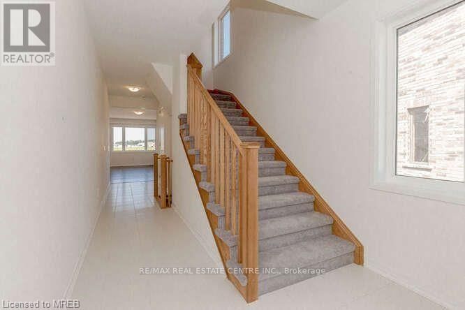 320 BISMARK DRIVE Image 5