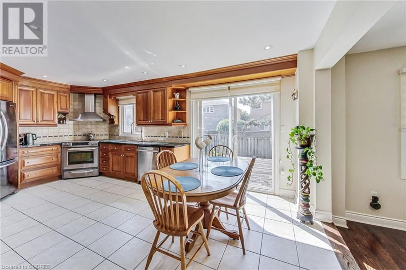 226 POOLE Drive  Oakville, L6H3W4 | Image 11