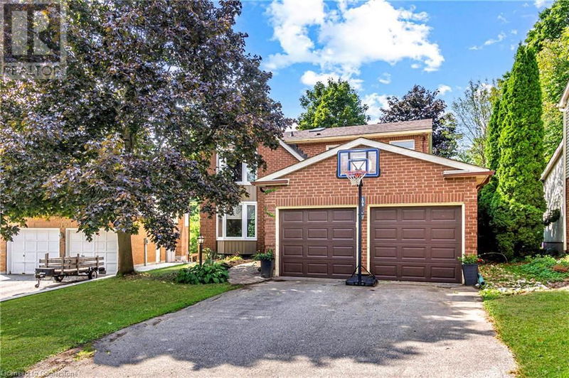 104 VALLEY RIDGE Crescent  Waterloo, N2T1X2 | Image 1