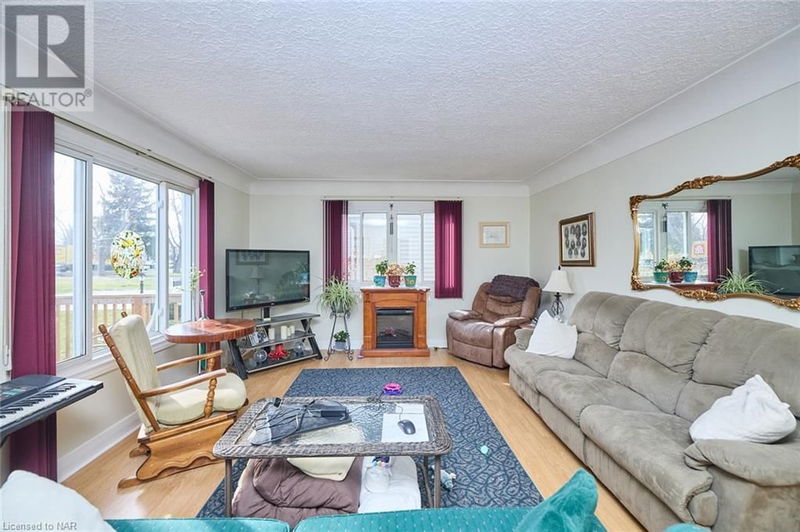 725 SOUTH PELHAM Road  Welland, L3C3C9 | Image 9