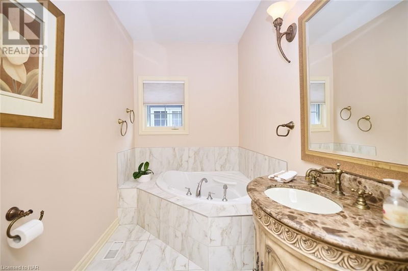 2 SEYVAL Place  Niagara-on-the-Lake, L0S1J0 | Image 23