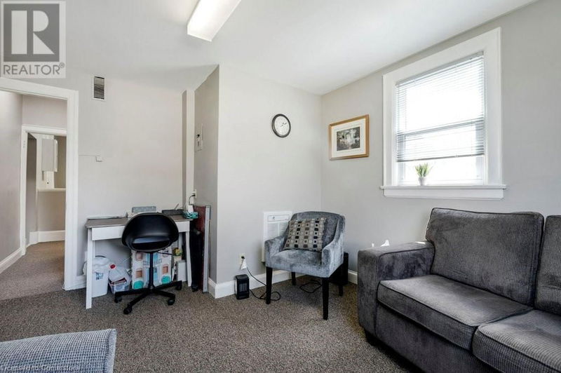 24 QUEENS Square  Cambridge, N1S1H6 | Image 40