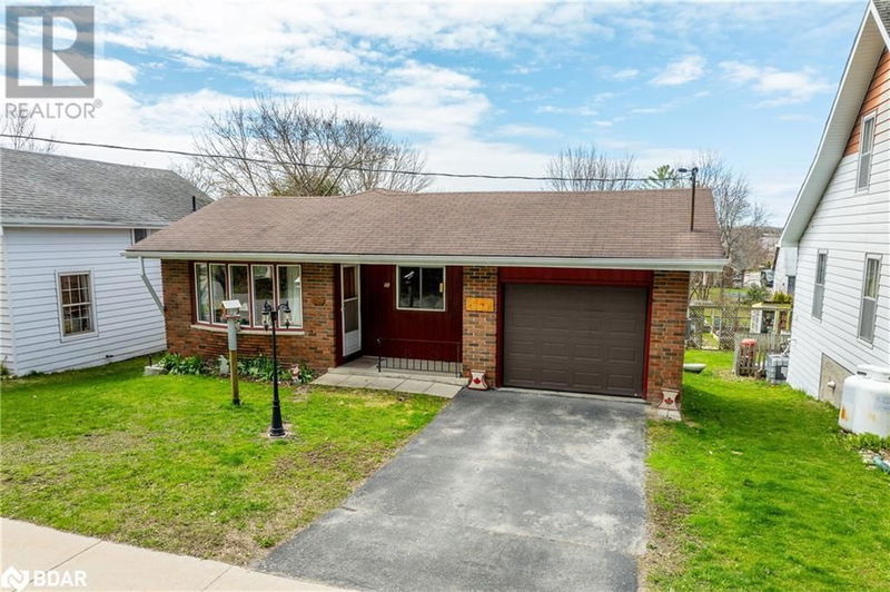 28 BOND Street East Fenelon Falls, K0M1N0 | Image 2