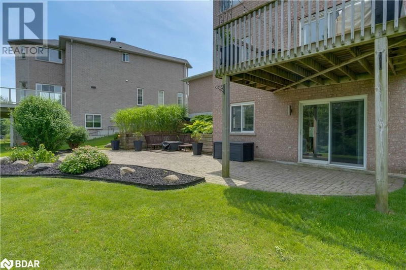 30 CAPILANO Court  Barrie, L4M7E6 | Image 32