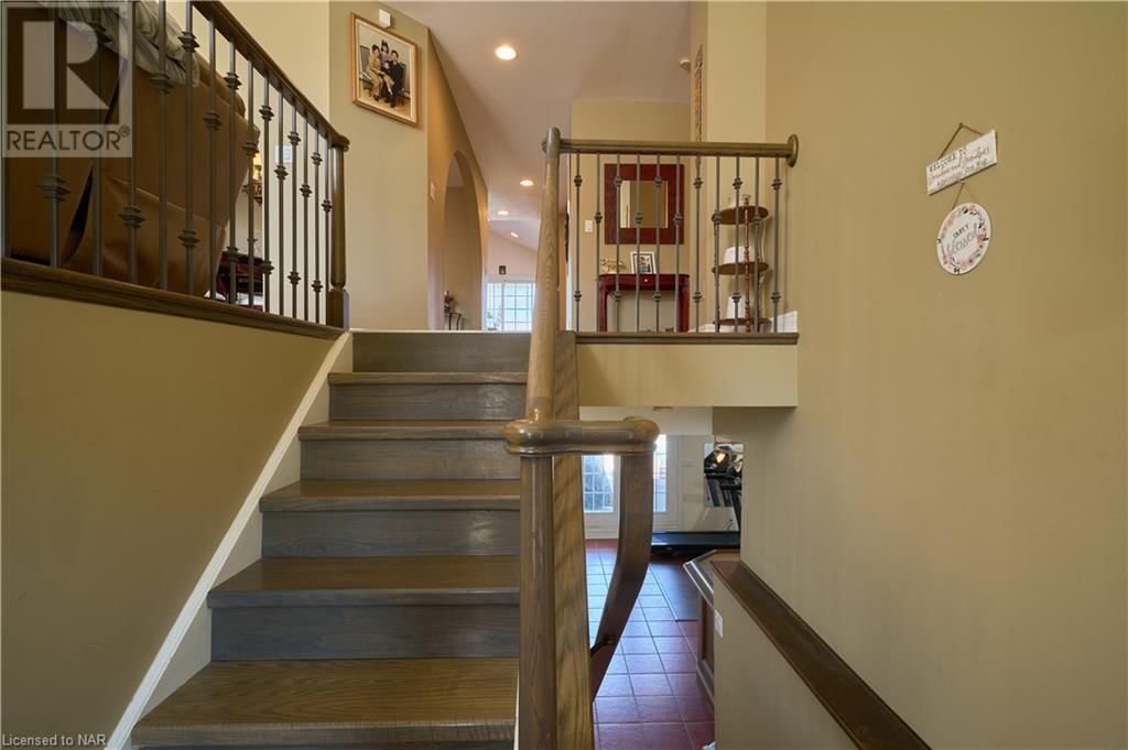 8207 BEAVER GLEN Drive Image 3