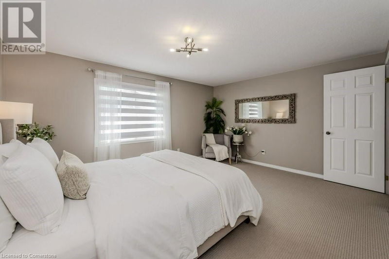 517 PEACH BLOSSOM Court  Kitchener, N2E3Z8 | Image 20