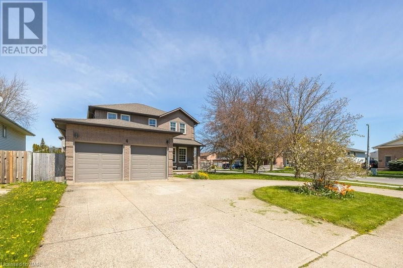 4 BRIARSDALE Crescent  Welland, L3C6R8 | Image 5