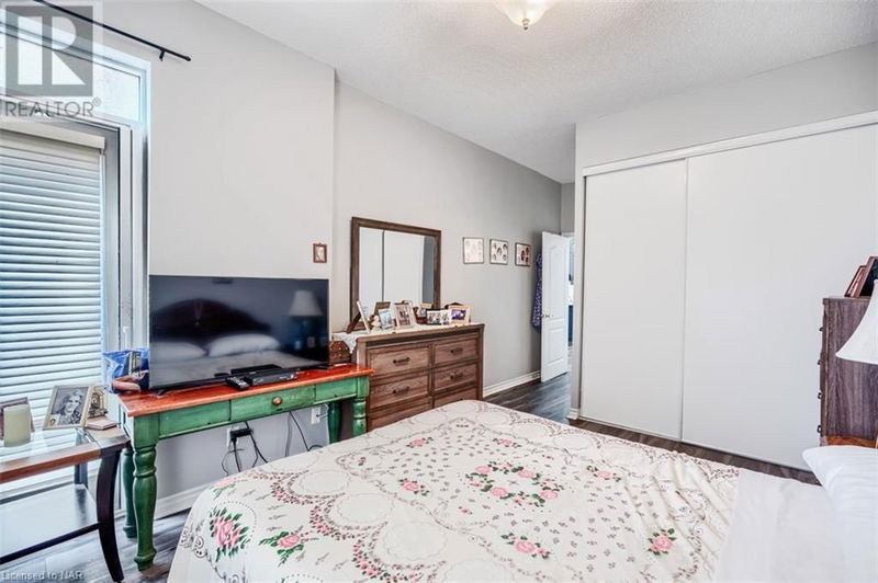 7 DAYSPRING Circle  Brampton, L6P1B8 | Image 9