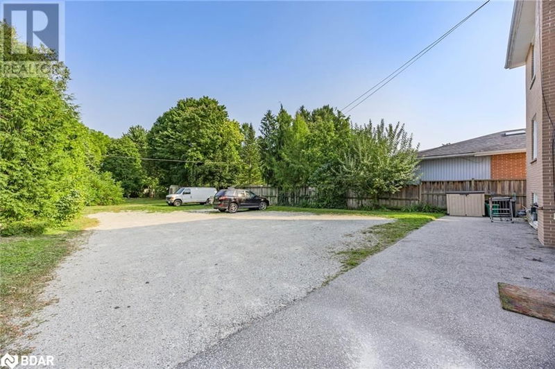 137 VANCOUVER Street  Barrie, L4M4M5 | Image 5