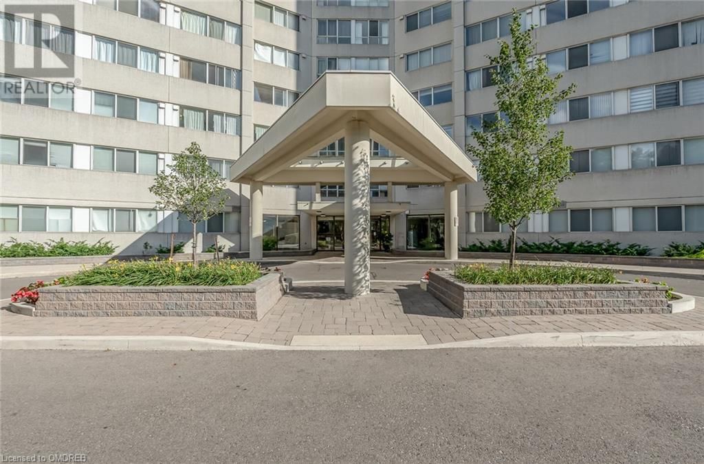 3700 KANEFF Crescent Unit# 203 Image 4