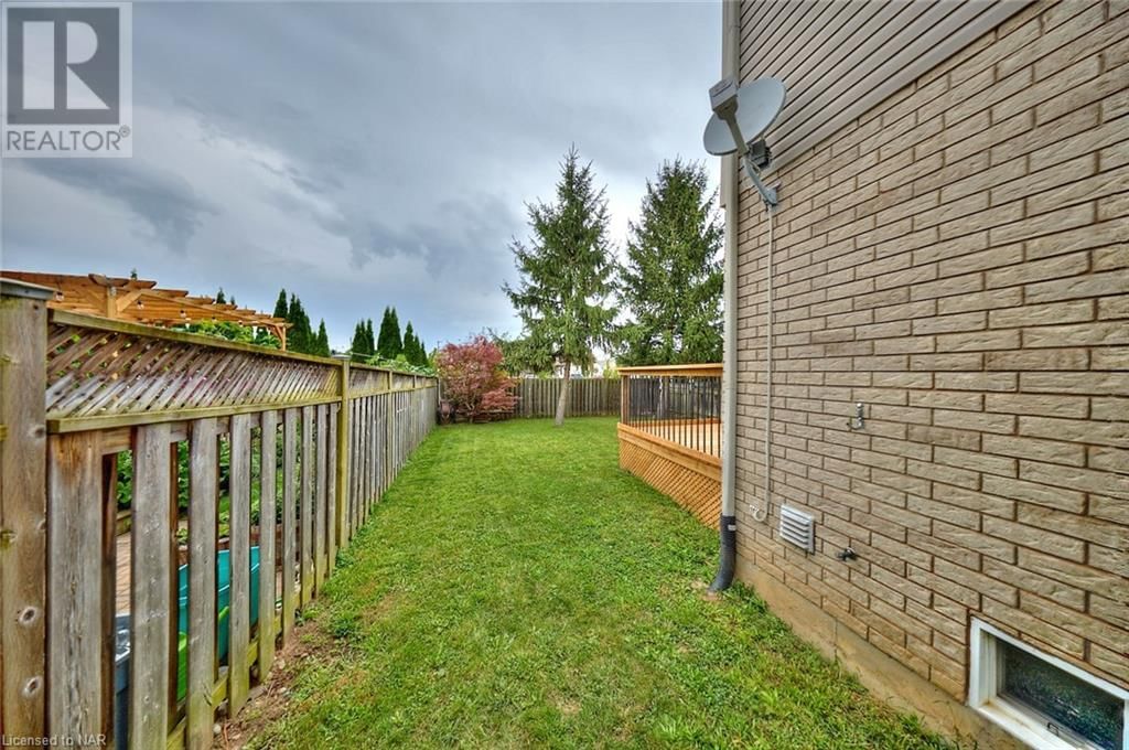 76 LORETTA Drive Image 32