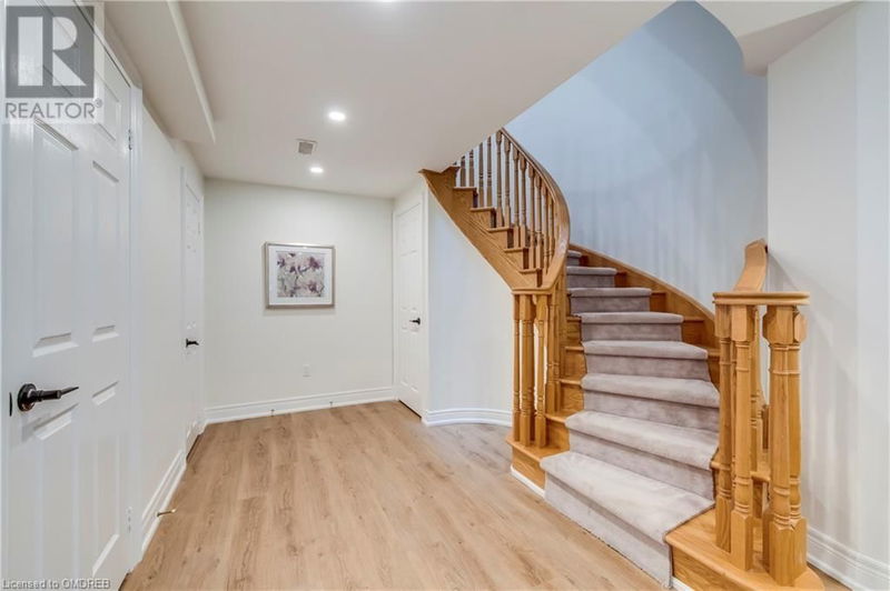 2303 HILL RIDGE Court  Oakville, L6M3N3 | Image 26