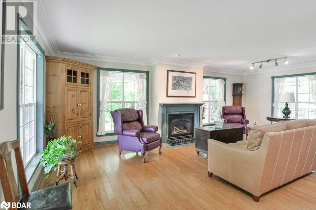 1390 WARMINSTER Image 10