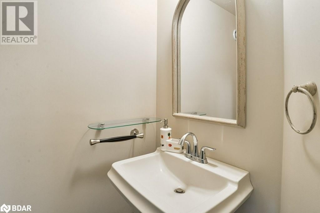 1390 WARMINSTER Image 16