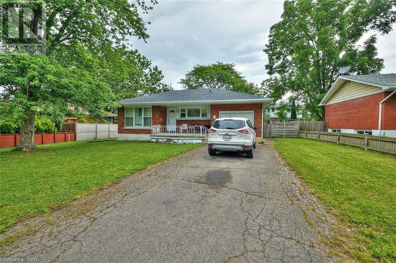 5 EAST HAMPTON Road  St. Catharines, L2T3C9 | Image 2