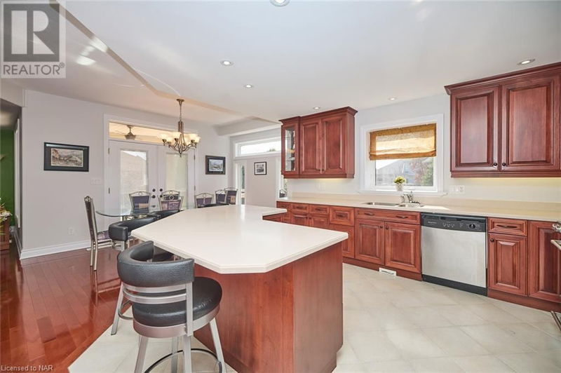 138 LORETTA Drive  Niagara-on-the-Lake, L0S1T0 | Image 13