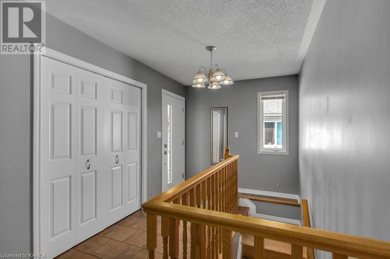 586 TEAL Court  Kingston, K7M8Z5 | Image 4