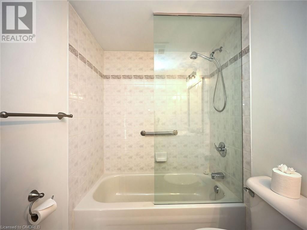 2301 PARKHAVEN Boulevard Unit# 204 Image 31