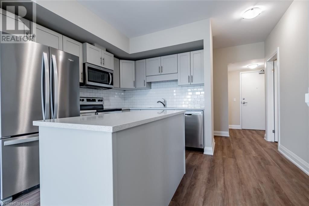 118 SUMMERSIDES Boulevard Unit# 209 Image 16