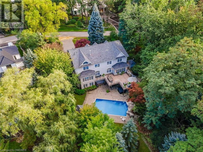 235 LAKEWOOD Drive  Oakville, L6K1B3 | Image 3