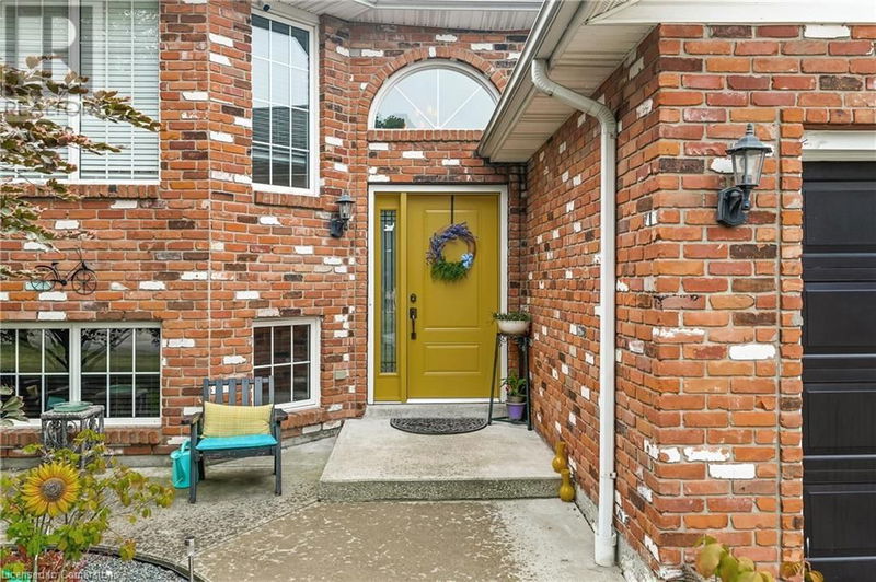 25 BRATT Drive  Windsor, N9V4A1 | Image 3