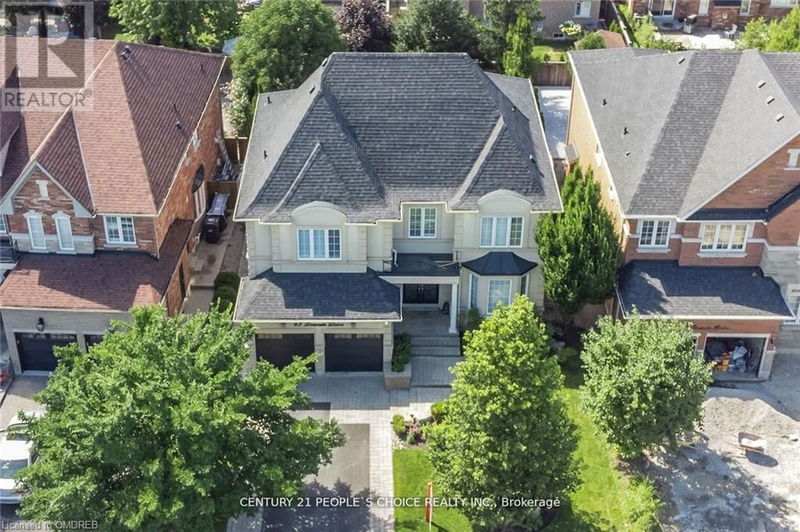 65 LOUVAIN Drive  Brampton, L6P1Y9 | Image 2