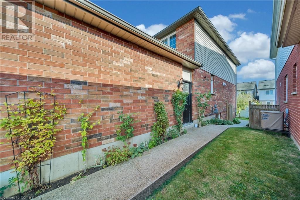 15 YARROW Court Image 43