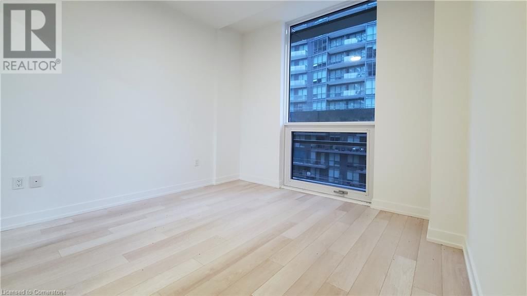 39 ROEHAMPTON Avenue Unit# 411 Image 4