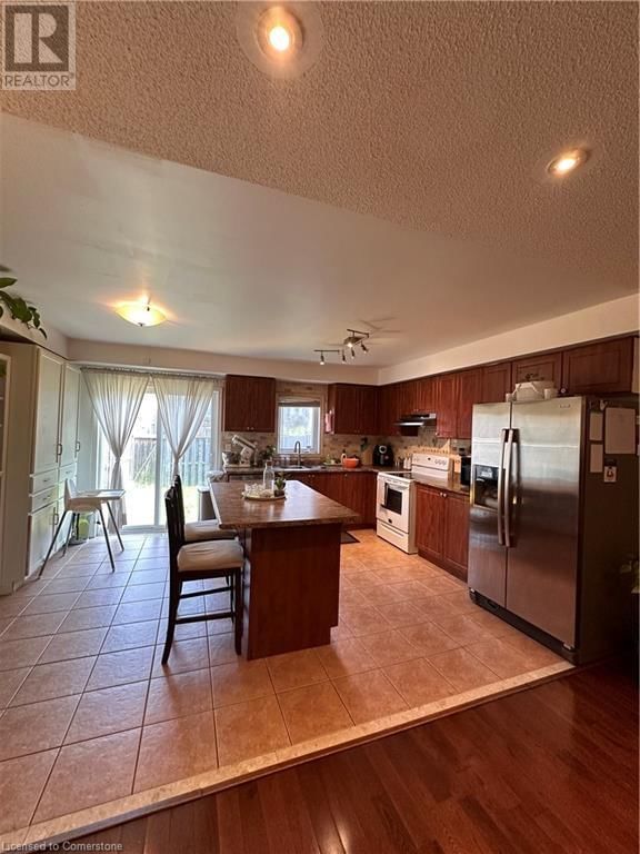 558 CANDLESTICK Circle Image 4