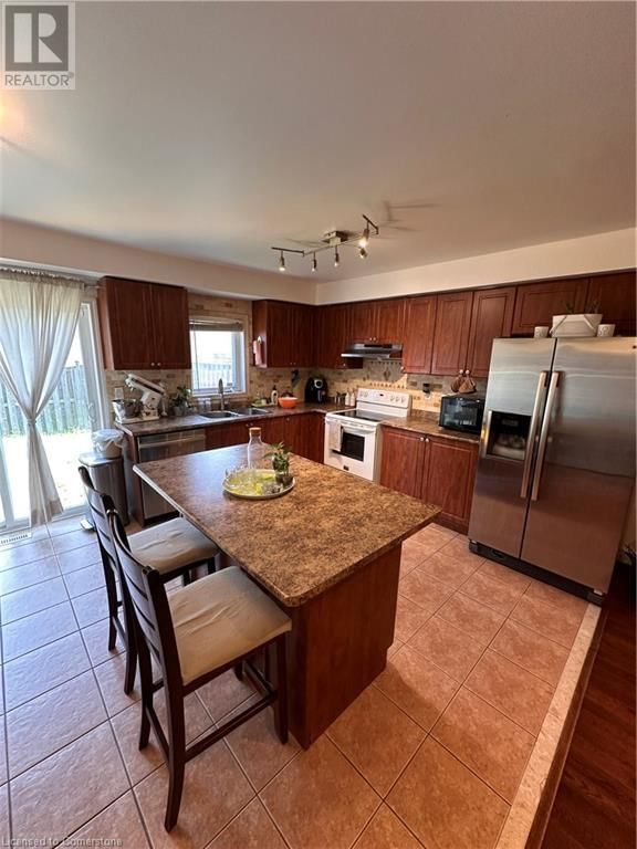 558 CANDLESTICK Circle Image 6