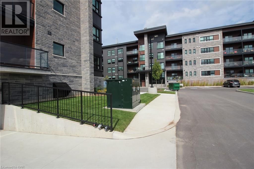 118 SUMMERSIDES Boulevard Unit# 104 Image 22