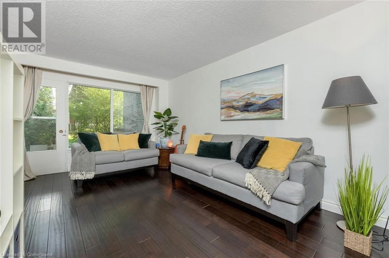 638 FORESTWOOD Crescent  Burlington, L7L4K5 | Image 5