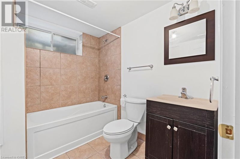 129 AMY LYNN Drive  Amherstview, K7N2A3 | Image 34