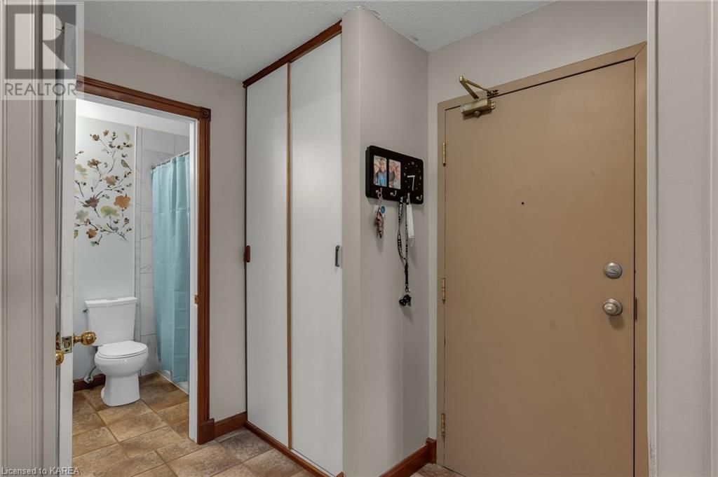 540 TALBOT Place Unit# 403 Image 12