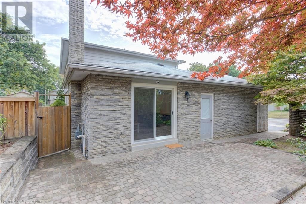 2141 CARTIER Crescent Image 35