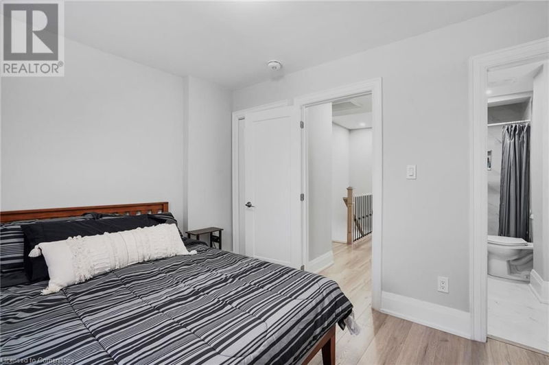 99 CHESTNUT Avenue  Hamilton, L8L6K8 | Image 22