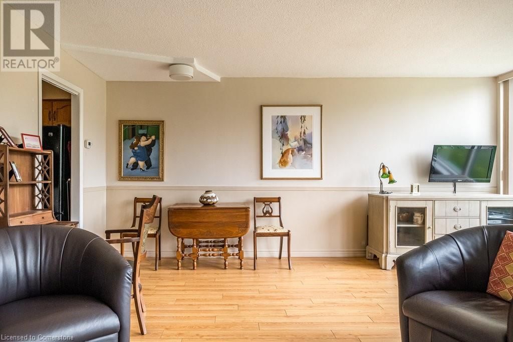 180 LIMERIDGE Road W Unit# 301 Image 6