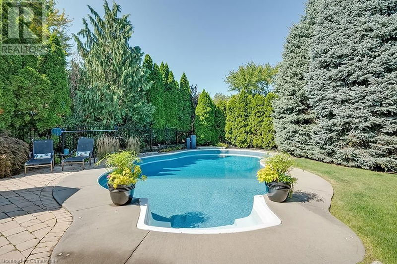 1407 BAYSHIRE Drive  Halton, L6H6E8 | Image 2