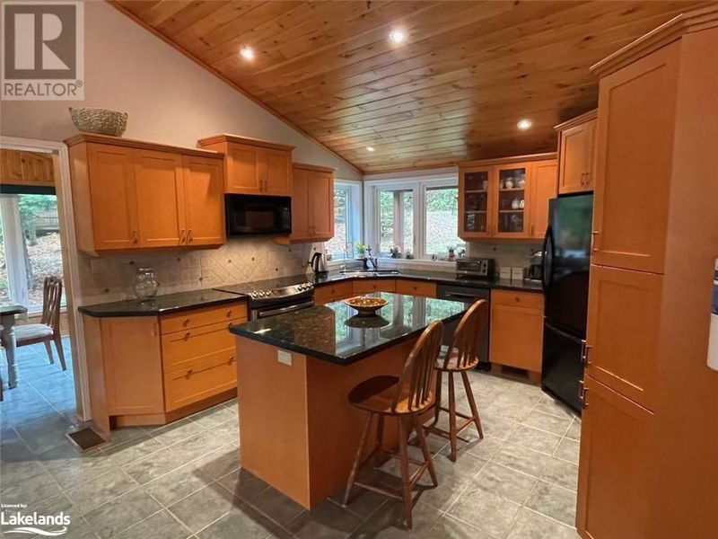 1052 NUTCRACKER Trail  Haliburton, K0M1S0 | Image 9