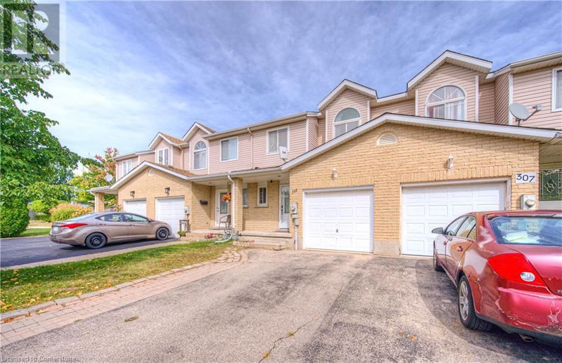 305 BREMBEL Crescent  Kitchener, N2B3W9 | Image 2