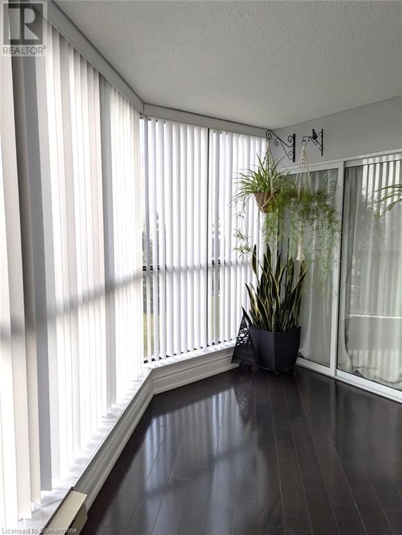 265 WESTCOURT Place  Waterloo, N2L6E4 | Image 22