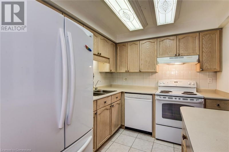 365 PIONEER Drive  Kitchener, N2P2A6 | Image 15