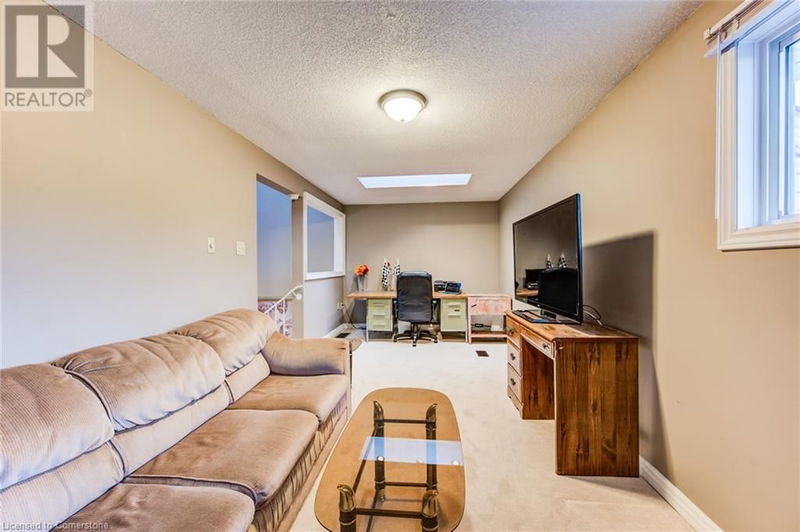 365 PIONEER Drive  Kitchener, N2P2A6 | Image 31