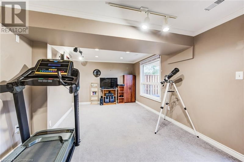 365 PIONEER Drive  Kitchener, N2P2A6 | Image 34