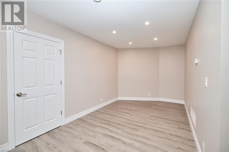 6505 DOREEN Drive  Niagara Falls, L2E5K5 | Image 23